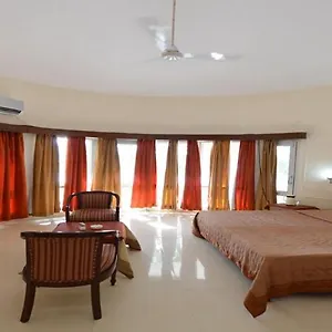 Saras Tourist India