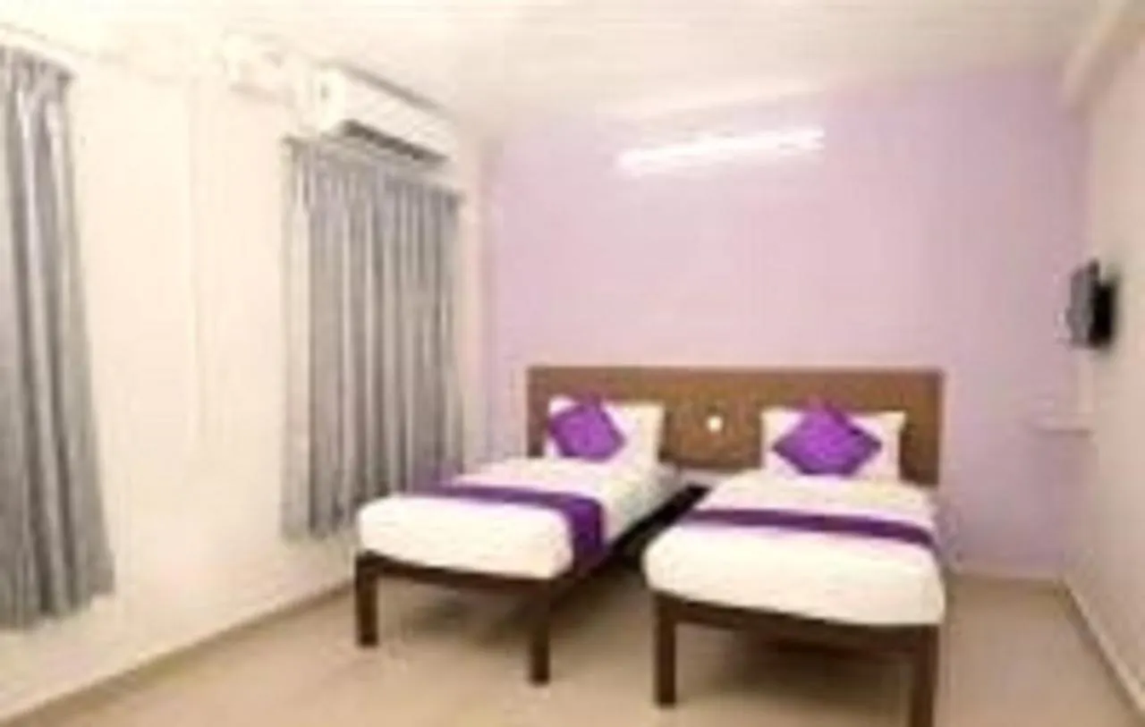 ***  V Bee Plaza Hotel Thiruvananthapuram India