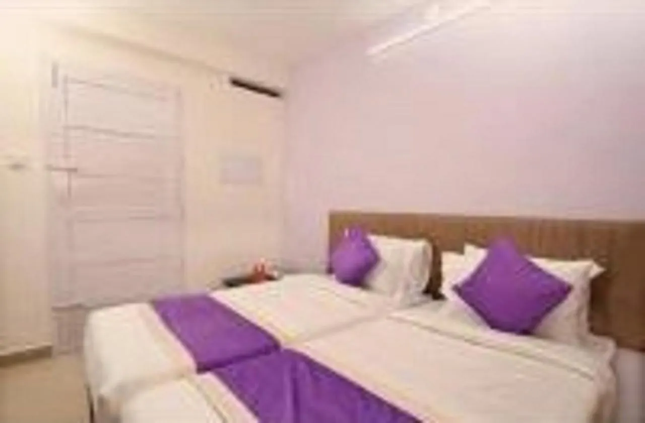 V Bee Plaza Hotel Thiruvananthapuram 3*,  India